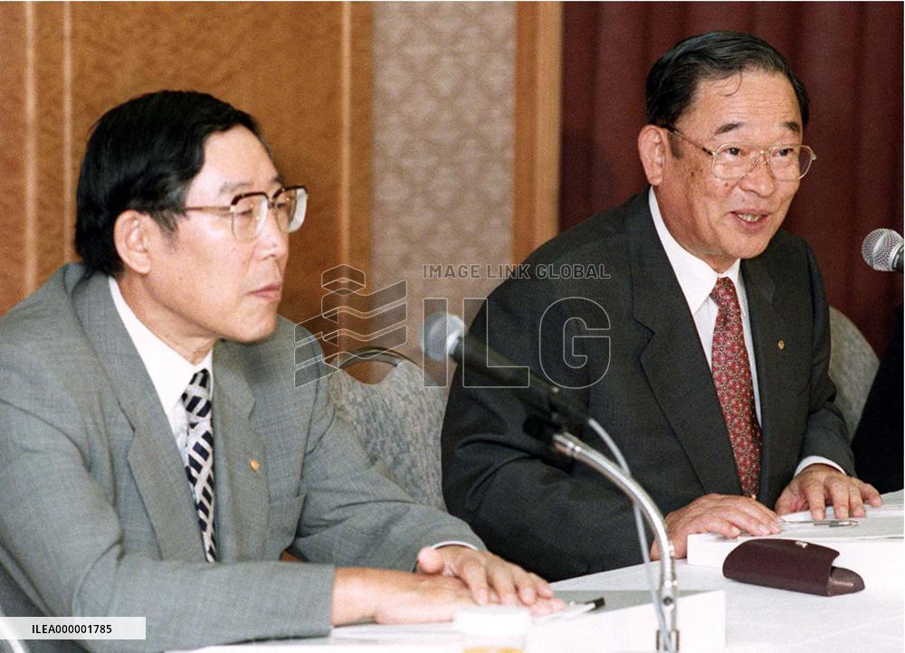 Toyota's new president meets press