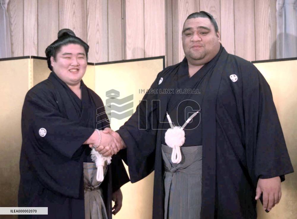 Dejima promoted to ozeki