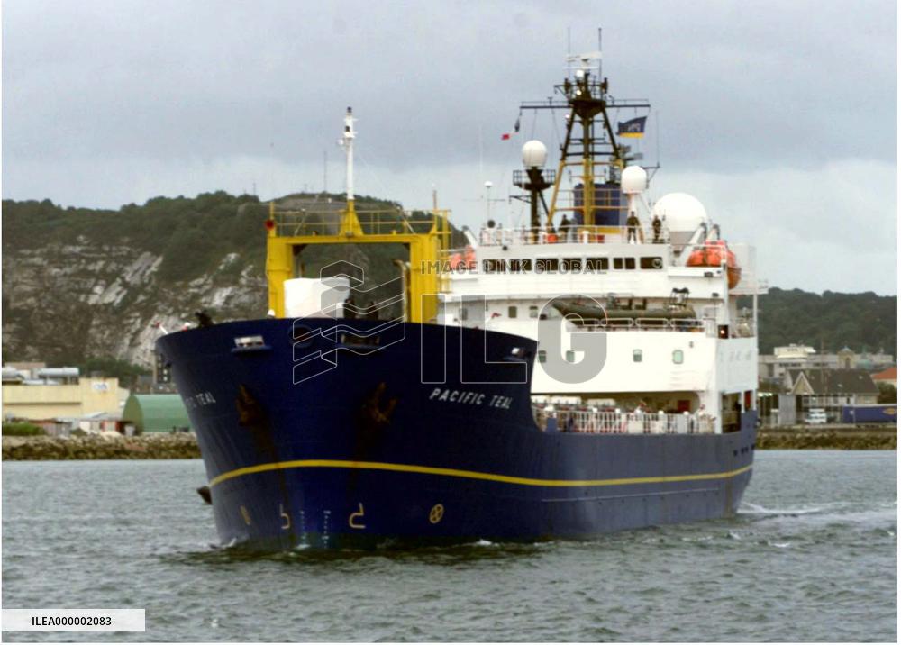 Pacific Teal sails into Cherbourg