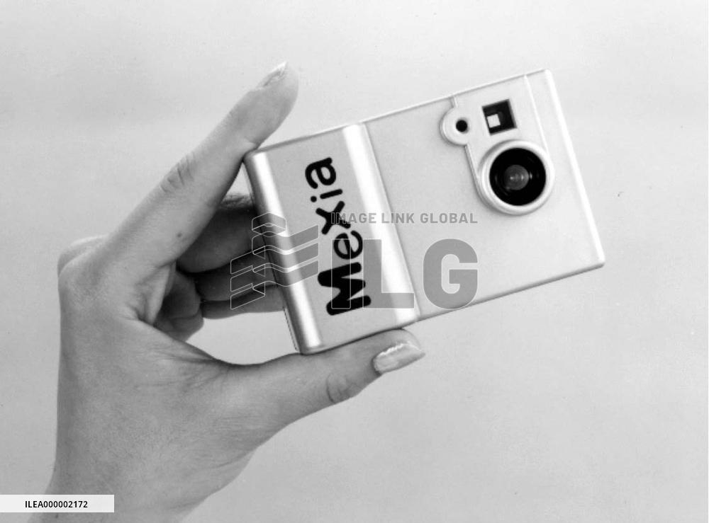 Low-priced digital still camera unveiled