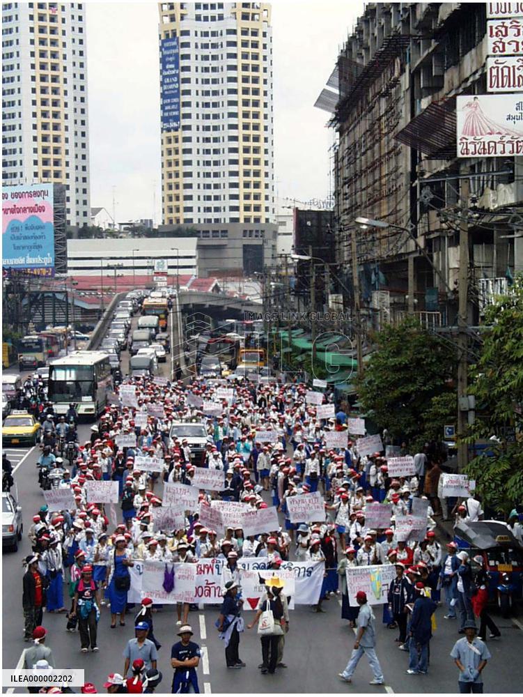 Thai workers in wage row with German garment factory