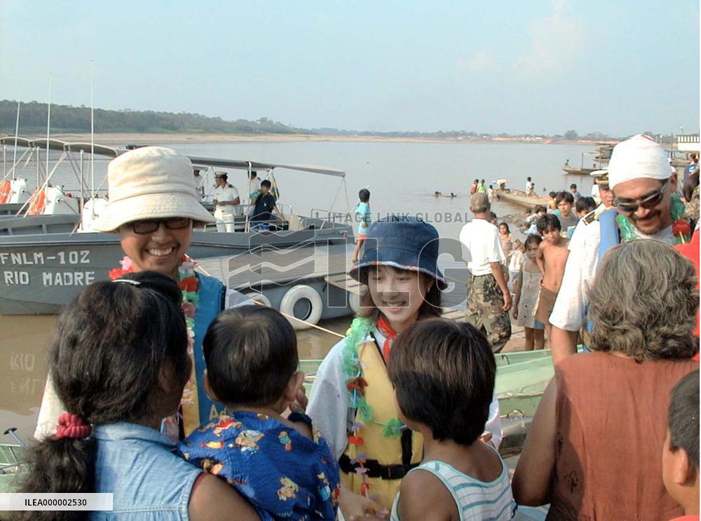 Japanese students finish trip down Amazon River