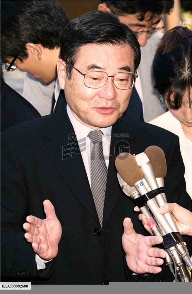 Kato files candidacy for LDP leadership