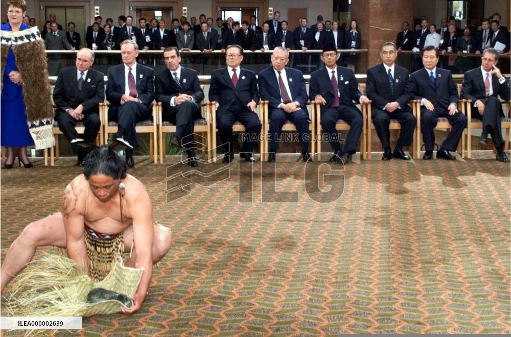 Asia-Pacific leaders see Maori rites
