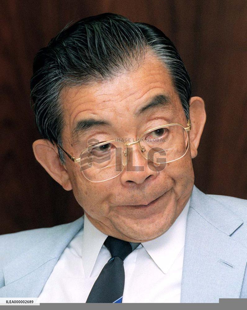 Japan should seek U.S. help to stem yen's rise, Gyohten says