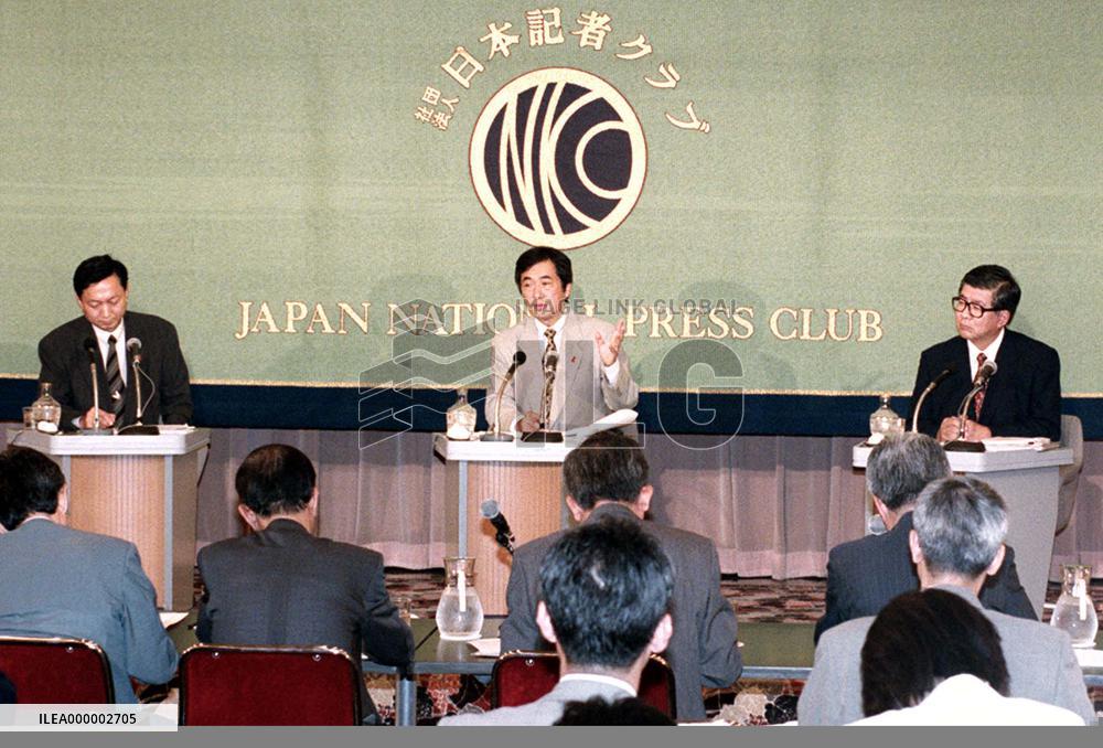 DPJ leadership hopefuls attend open debate