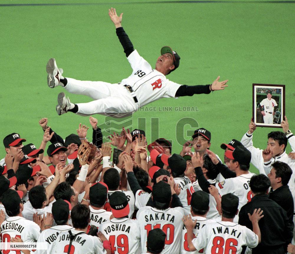 Daiei Hawks clinch Japan's Pacific League pennant