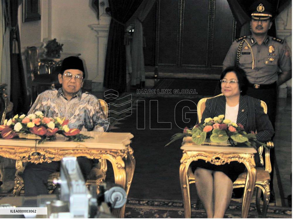 Indonesian president announces new cabinet