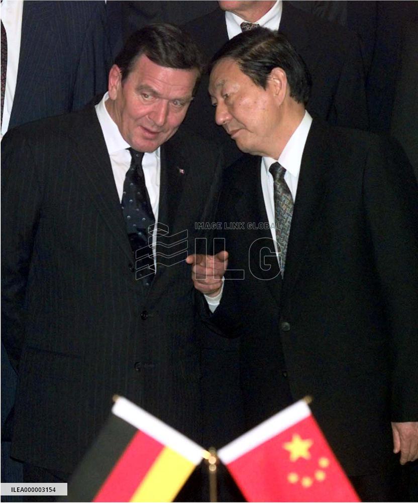 Zhu talks with Schroeder