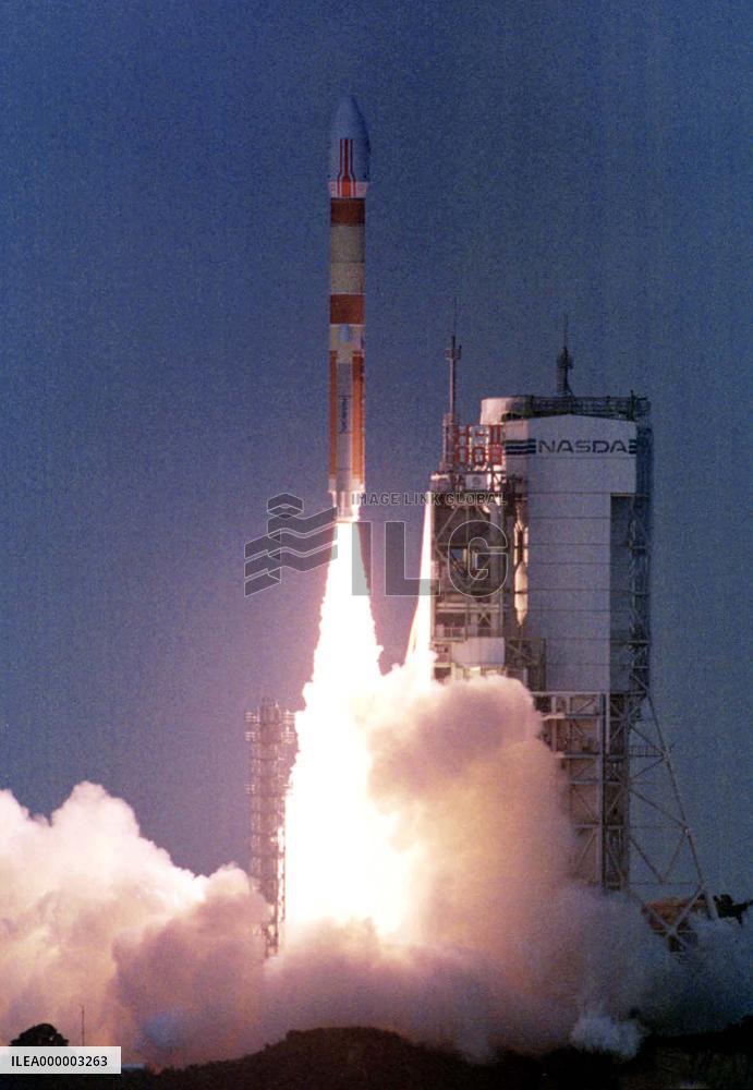 Satellite-bearing rocket crashes after takeoff