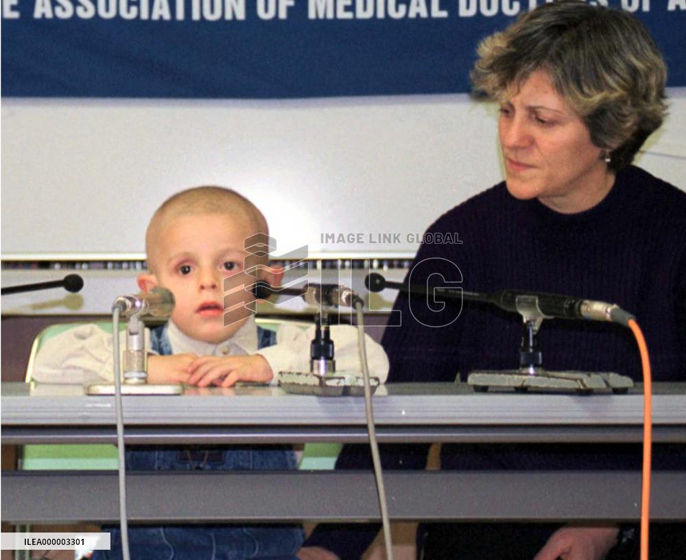 Albanian boy expresses thanks for treatment in Japan