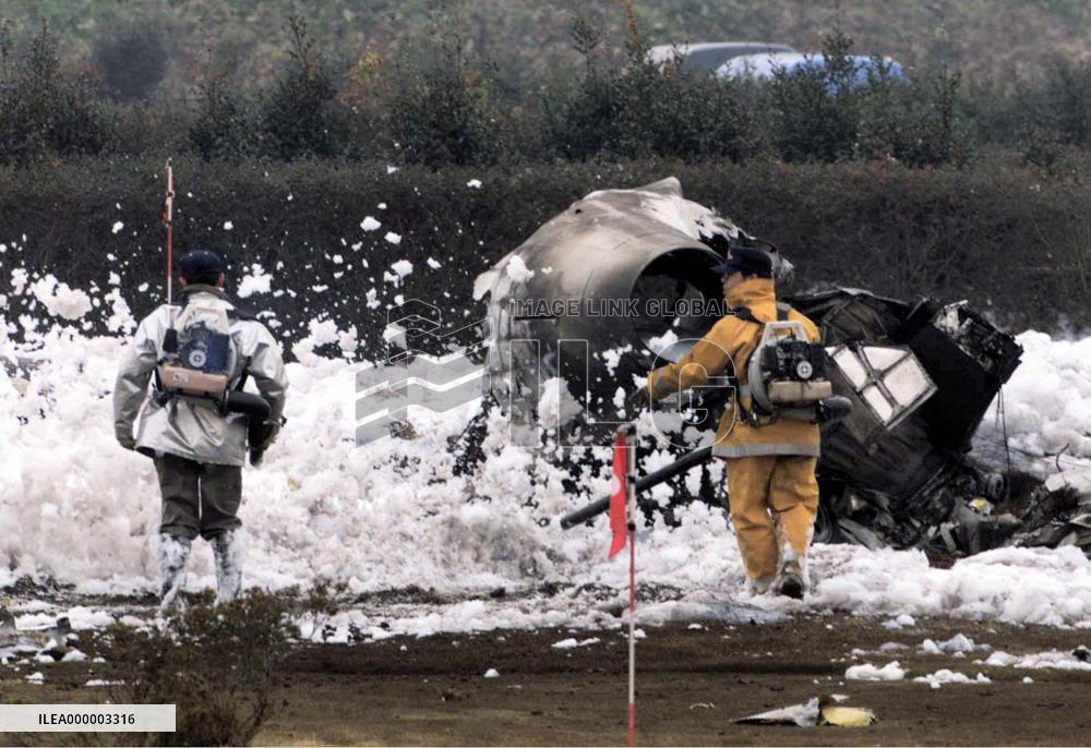 Police probe ASDF plane crash in Saitama
