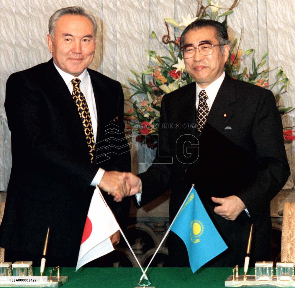 Kazak president vows to tighten arms export controls