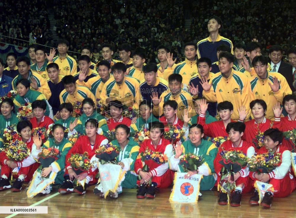 North and South Korean cagers hold friendly match