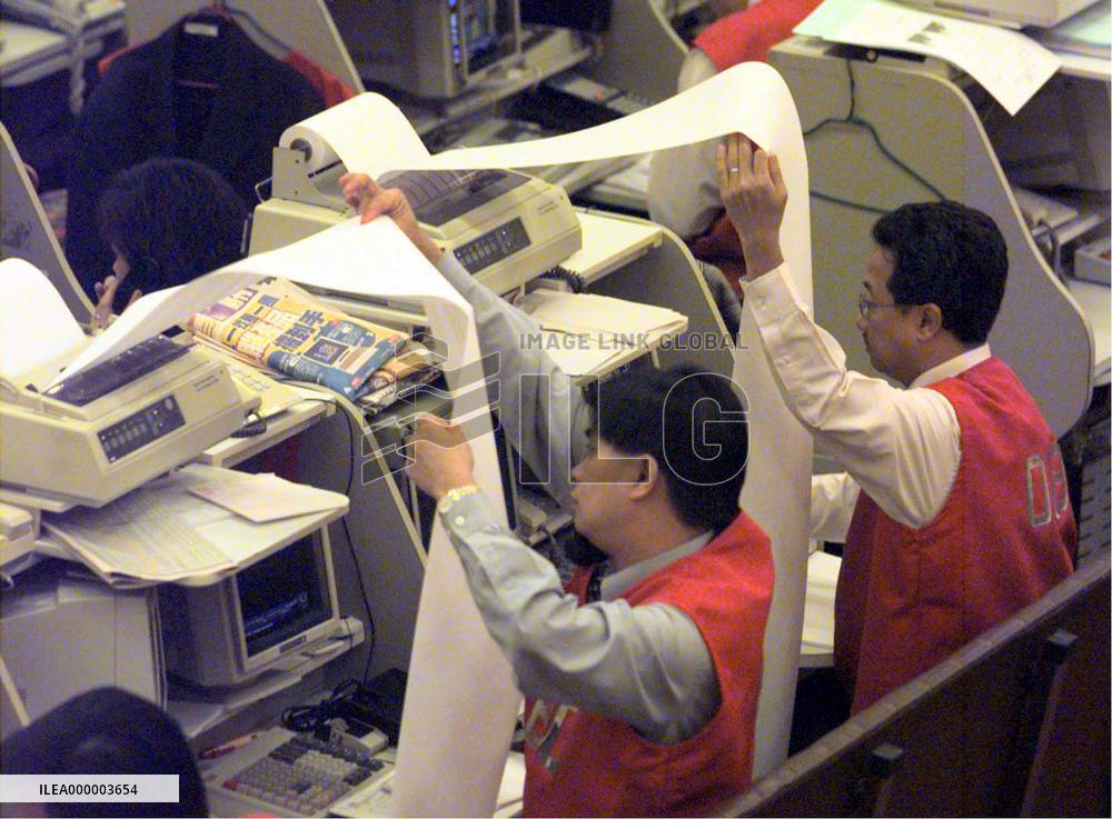 Hong Kong stocks plunge