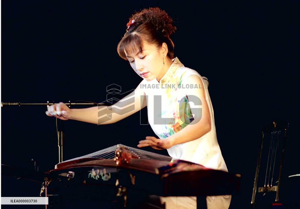 Chinese musician Wu Fang plays traditional zither+