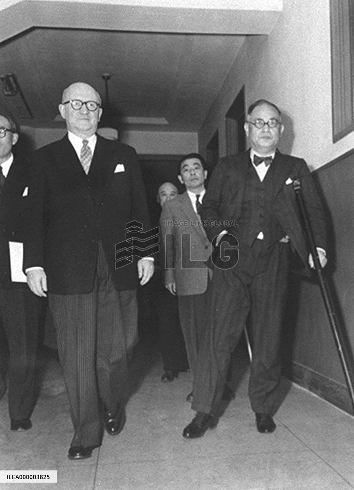 U.S. Ambassador to Japan John Allison visits Foreign Min