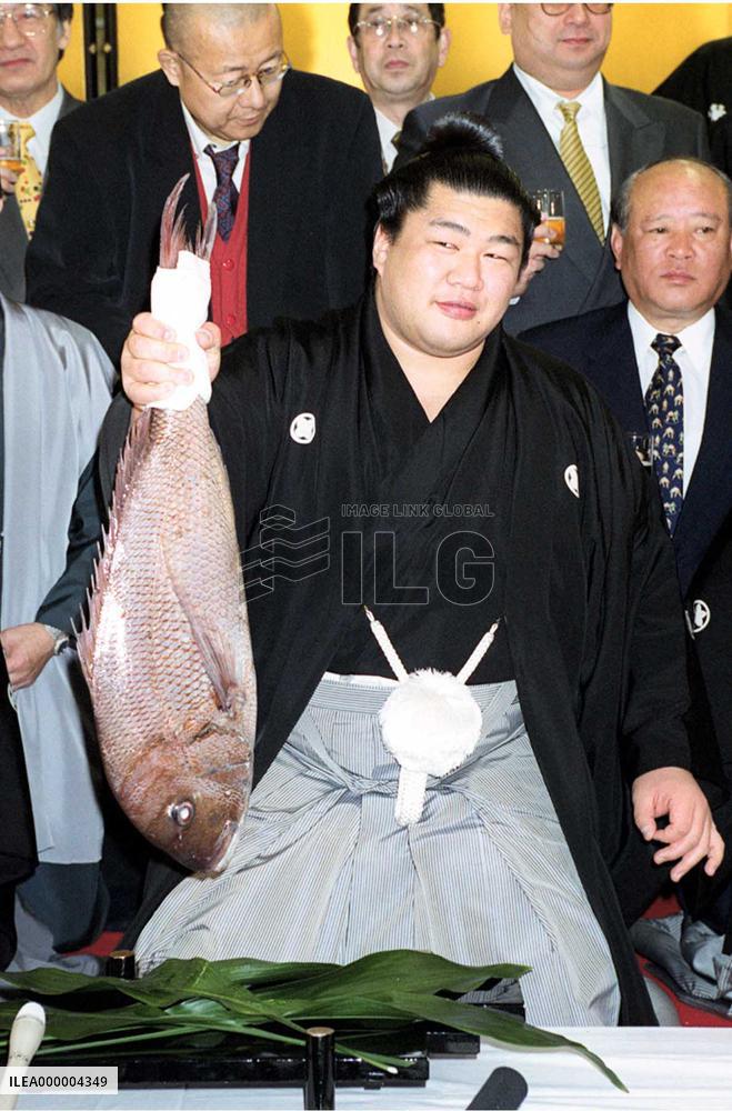 Spring sumo winner Musoyama promoted to ozeki
