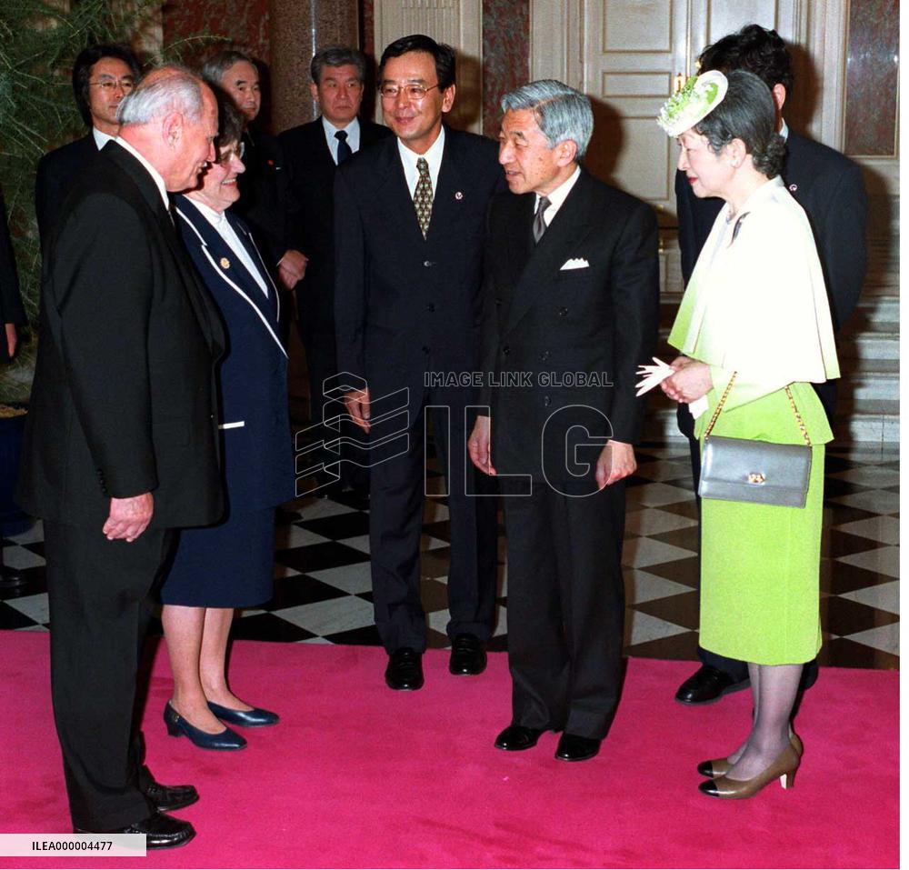 Emperor meets Hungarian president