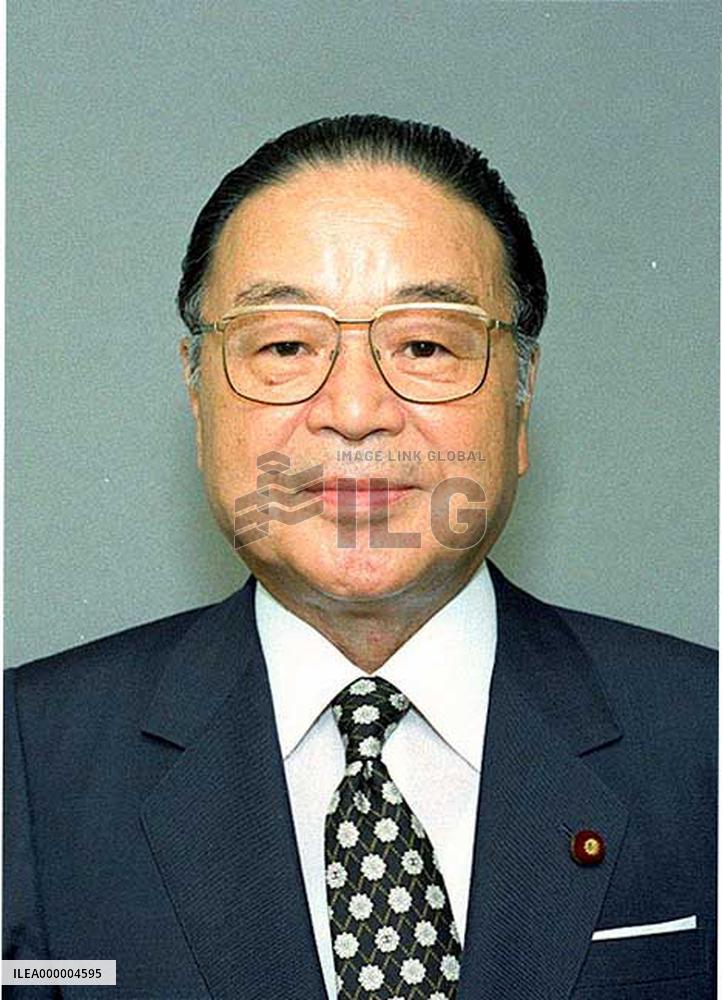 Kajiyama to give up Diet seat, retire from politics+
