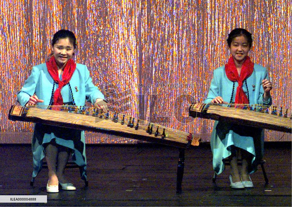 Young N. Korean artists rehearse for performances in Seoul
