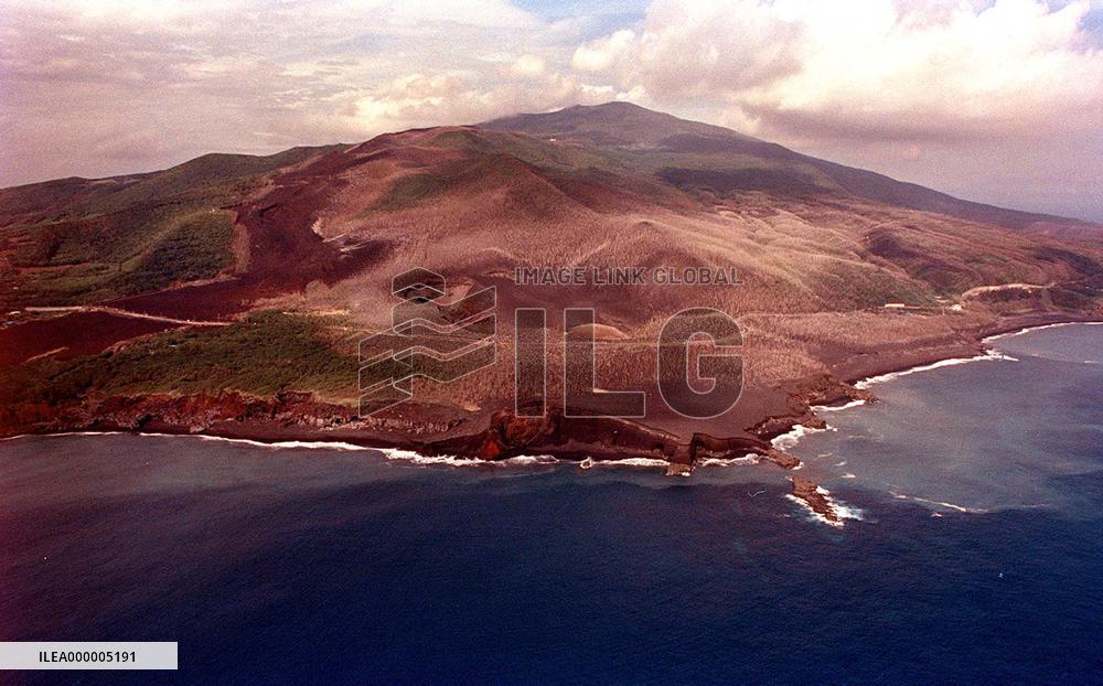 Volcano on Miyakejima Island could erupt soon