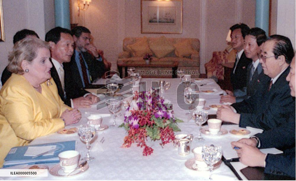 Albright holds historic talks with N. Korea's Paek