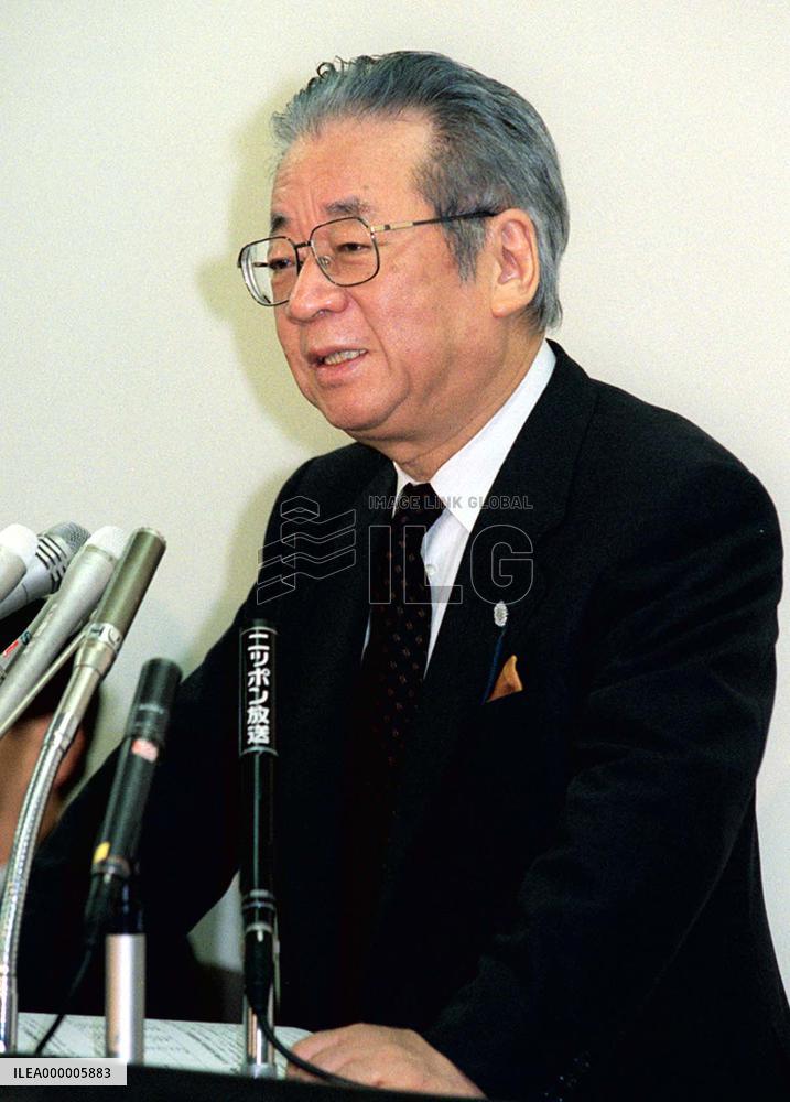 EPA chief explains Japan's economy