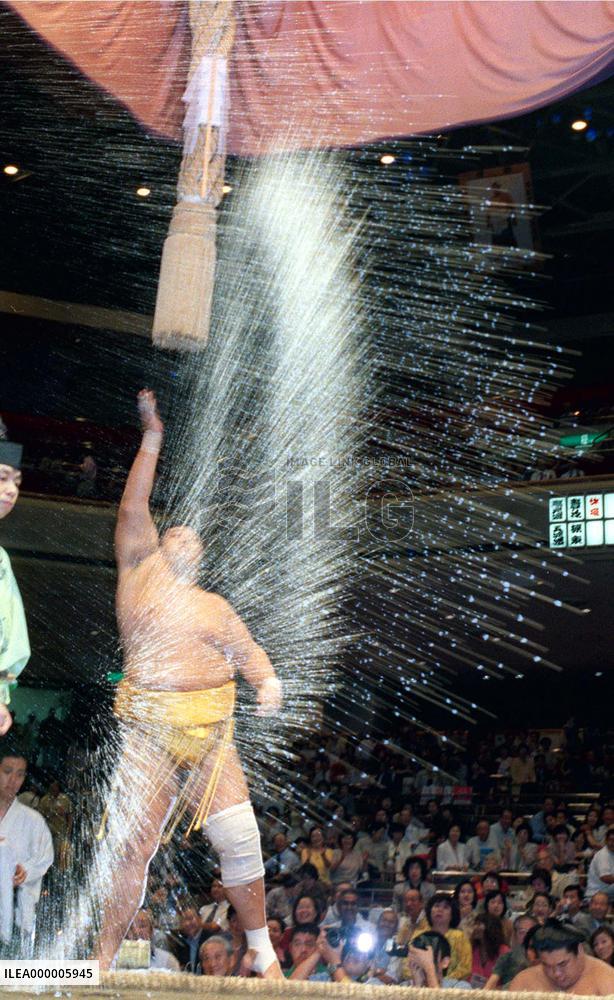 Former sekiwake Mitoizumi retires