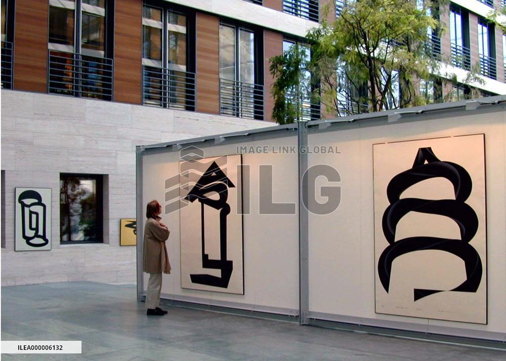 Japanese artist's works on display at German ministry