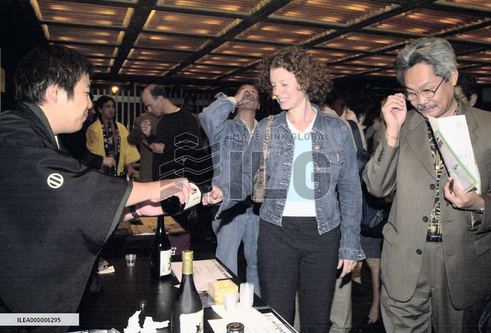 (2) Sake tasting session held in New York