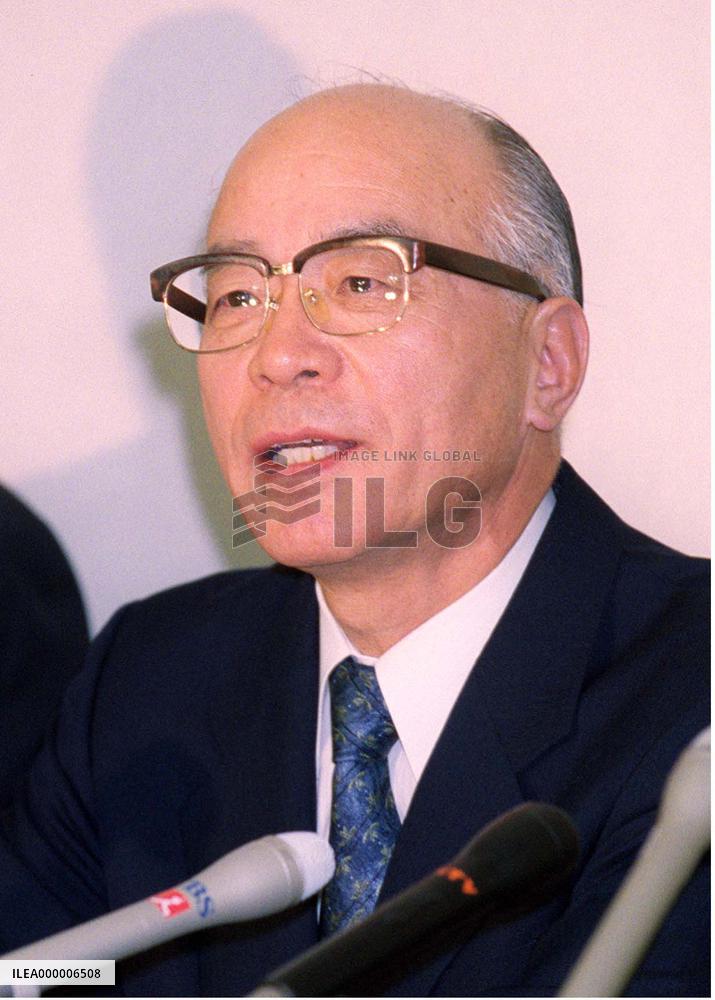 Hankyu President Takata reports on release of hostages