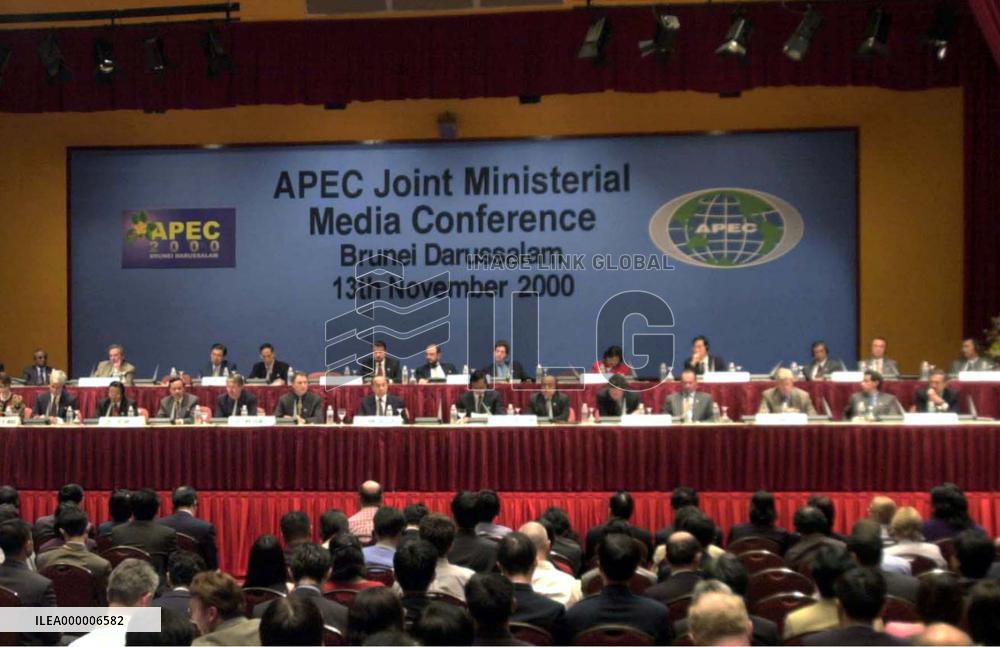 APEC ministers meet reporters at end of meeting