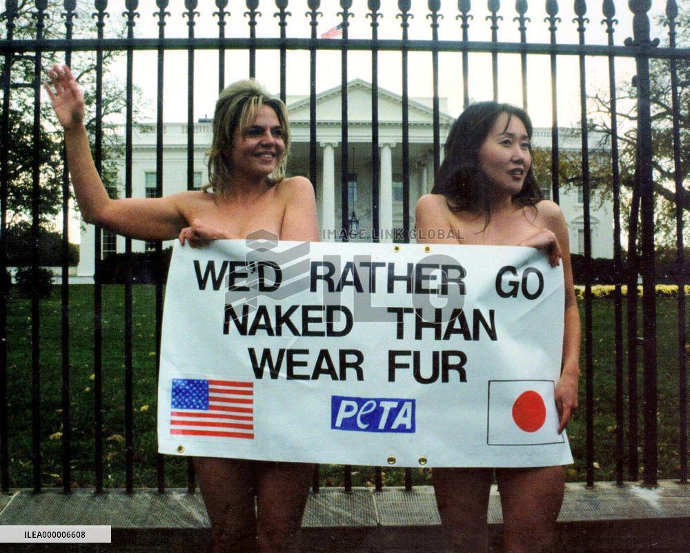 Animal rights activists make antifur protest