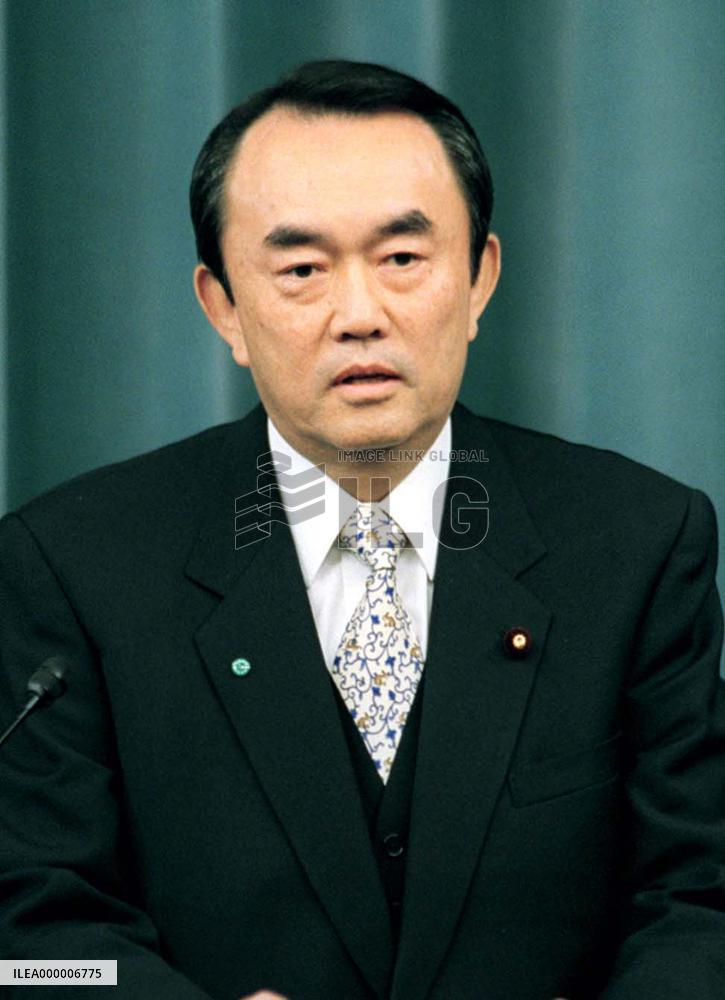 Hiranuma reappointed as trade minister