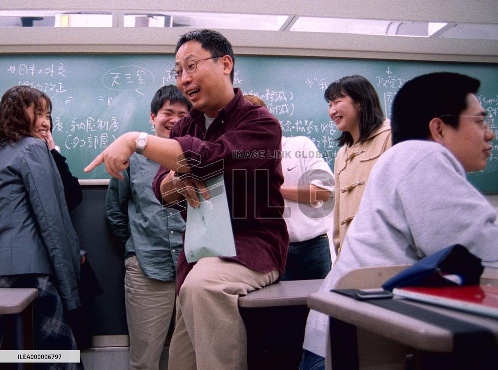 (2)Prepararing for university entrance exams