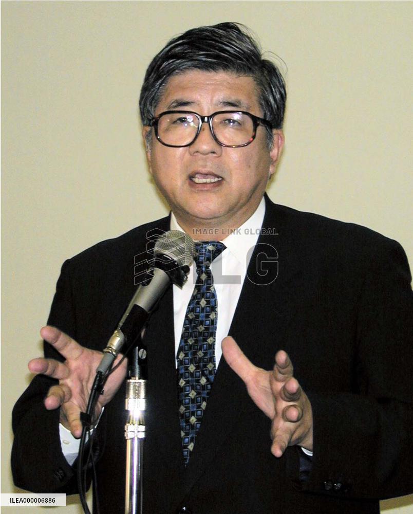 Yokomichi urges Hatoyama to quit as DPJ head