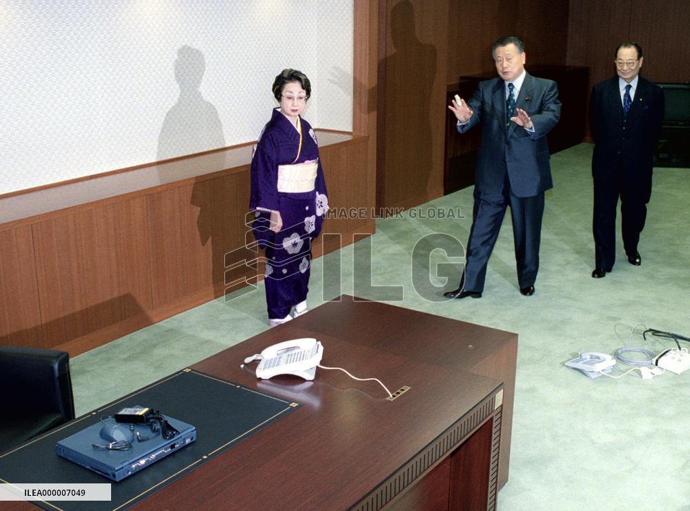 (3)Bureaucratic machinery to undergo shake-up