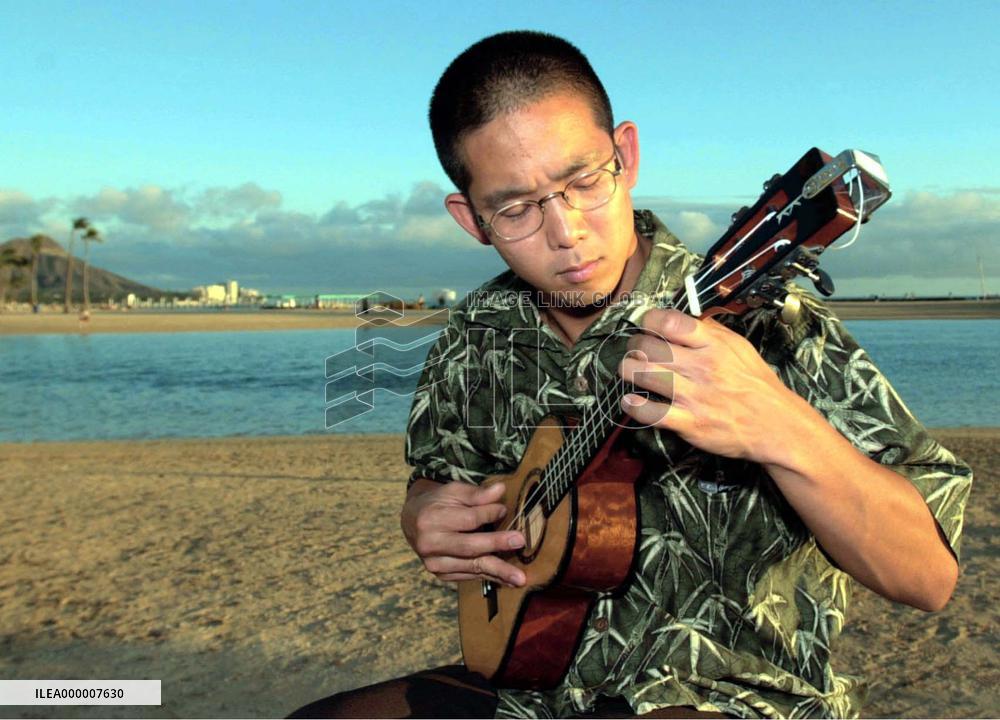 Honolulu ukulele player to release Ehime Maru song