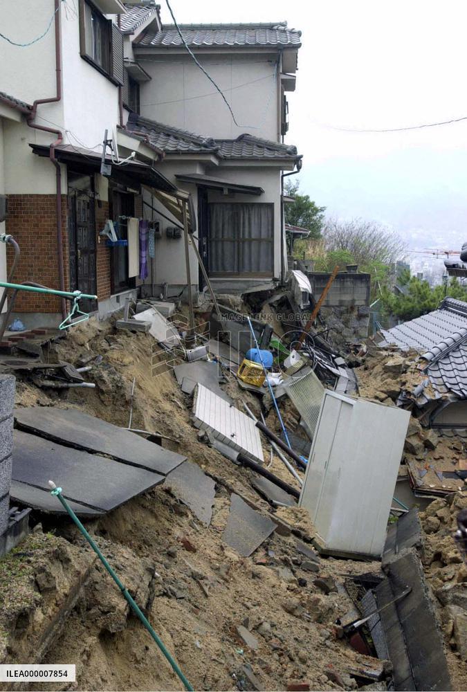 3,499 buildings damaged by western Japan quake