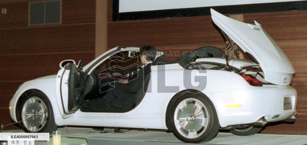 Toyota markets hard-top convertible Soarer