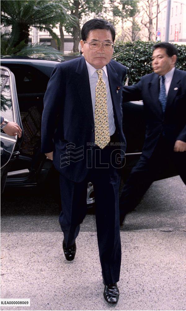 LDP policy chief Kamei to enter LDP presidential race