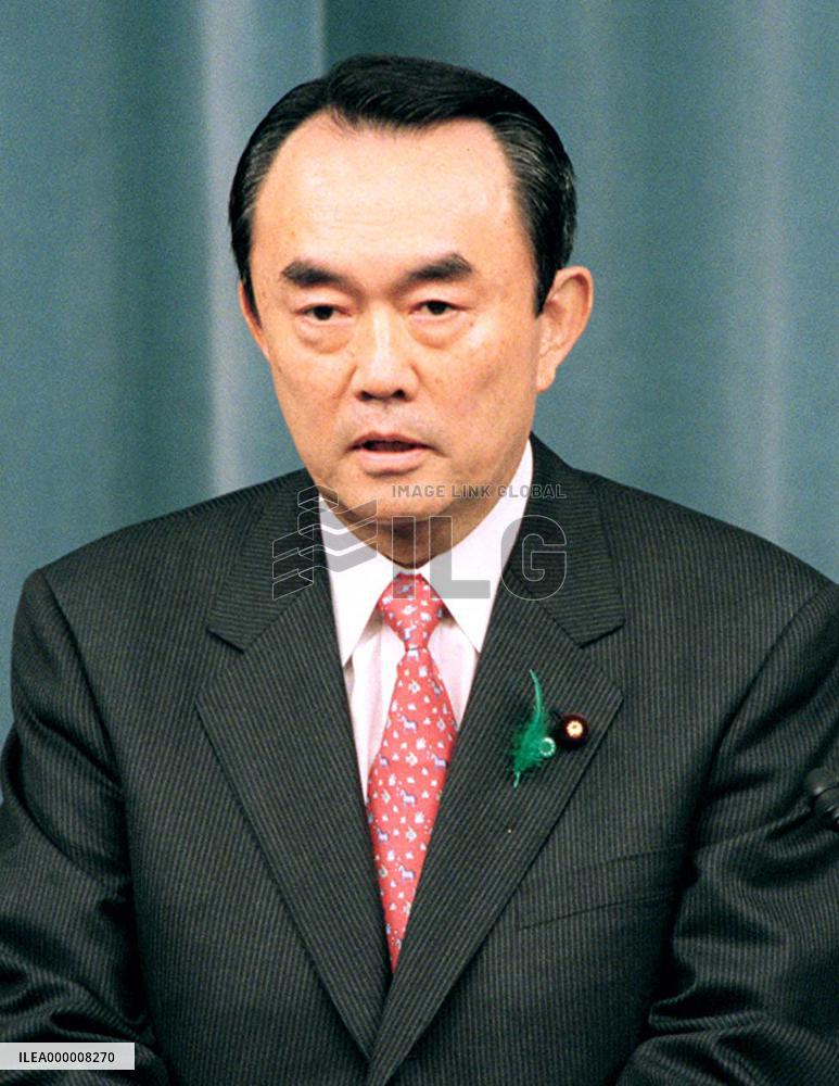 Reappointed trade minister to focus on structural reform