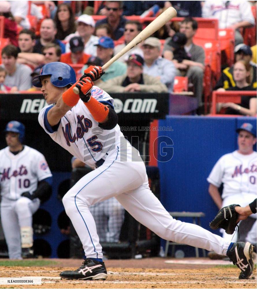 Sinjo hits tie-breaking sacrifice fly