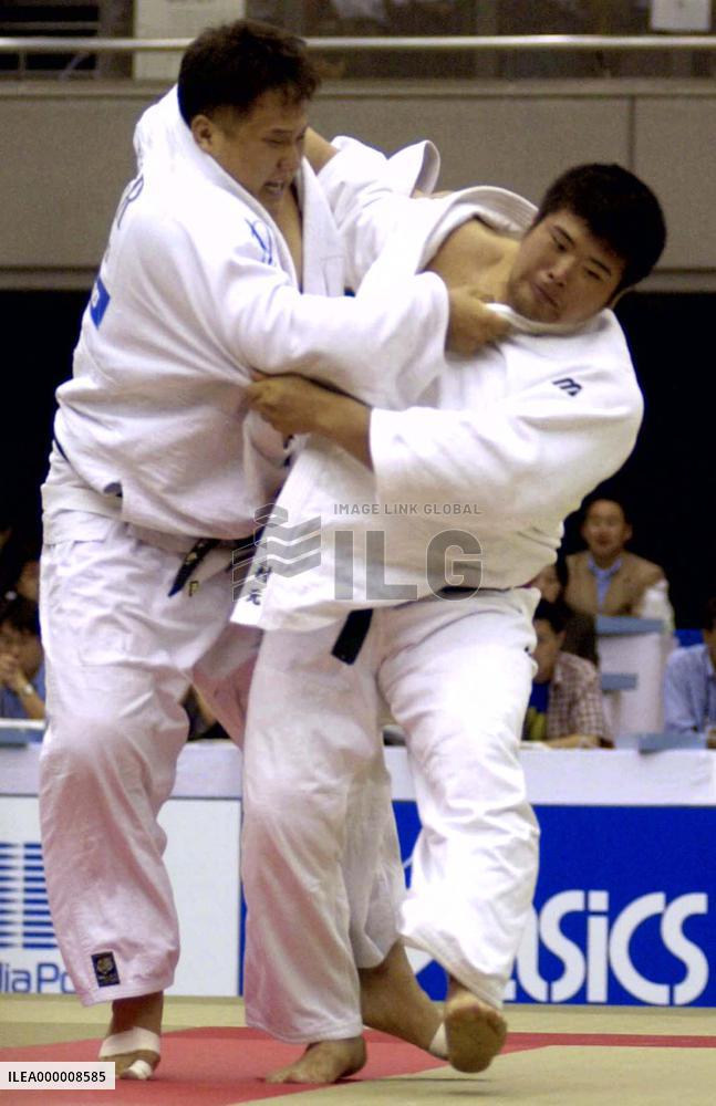 Muramoto grabs gold at E. Asian Games judo