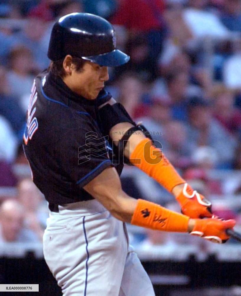 Shinjo hits two-run double