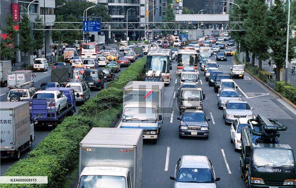 Traffic jams cost Japan a lot