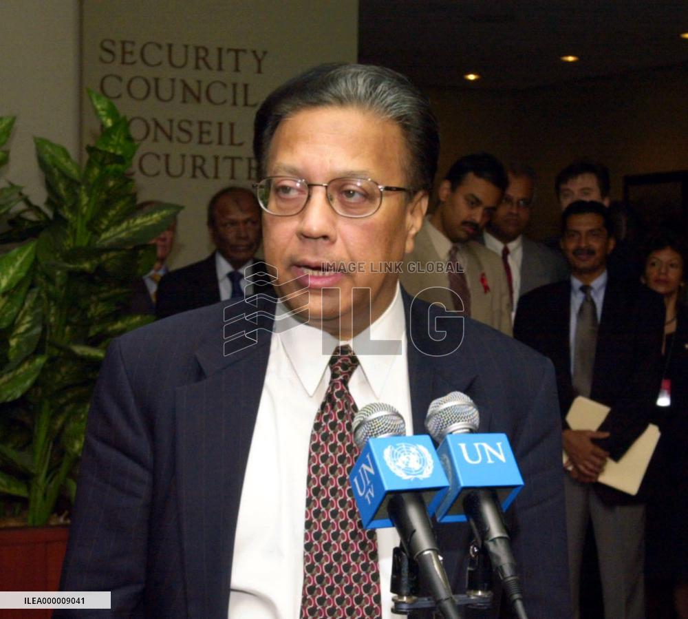 U.N. Security Council okays 2nd term for Annan