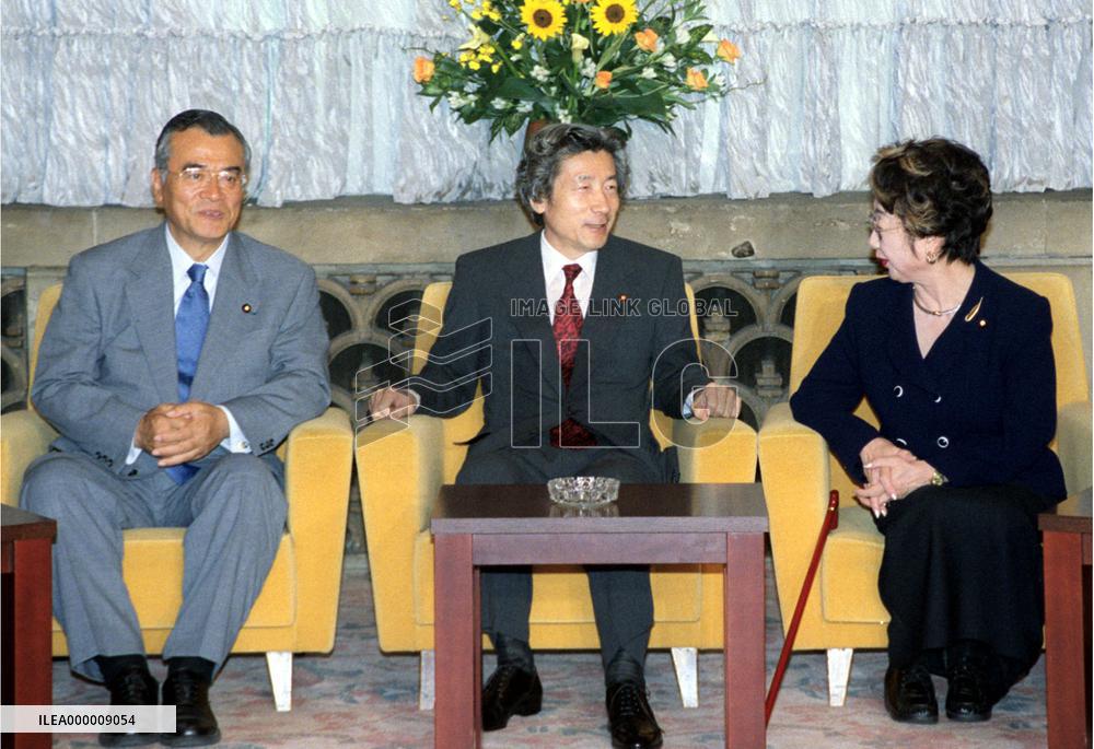 Koizumi to maintain 3-way alliance after July election