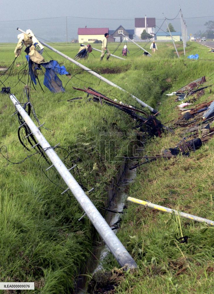 Tornado hits Hokkaido towns